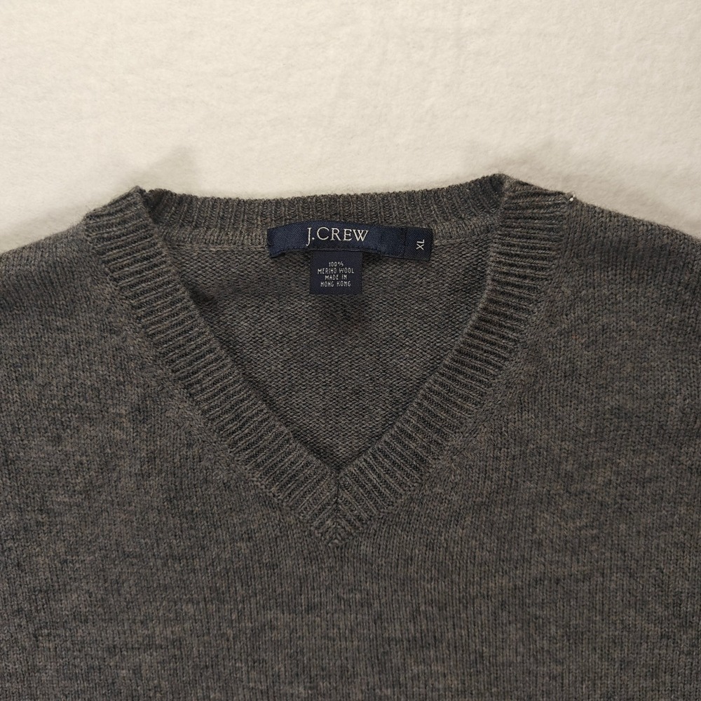 J.Crew Mens XL Charcoal Gray 100% Merino Wool V-Neck Pullover Sweater - Picture 3 of 5